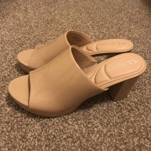 NWOT Tan Heels